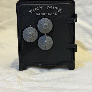 Vintage TINY MITE BANK SAFE Black Cast Iron Piggy Bank with Combo